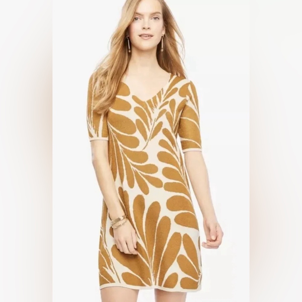 ANN TAYLOR Shimmer Leaf Petal V-neck sweater dress size MEDIUM petite gold